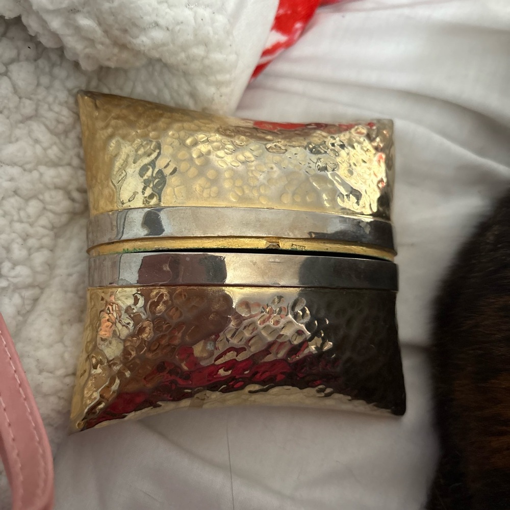 Vintage Italian pillow metal purse - Picture 2 of 6